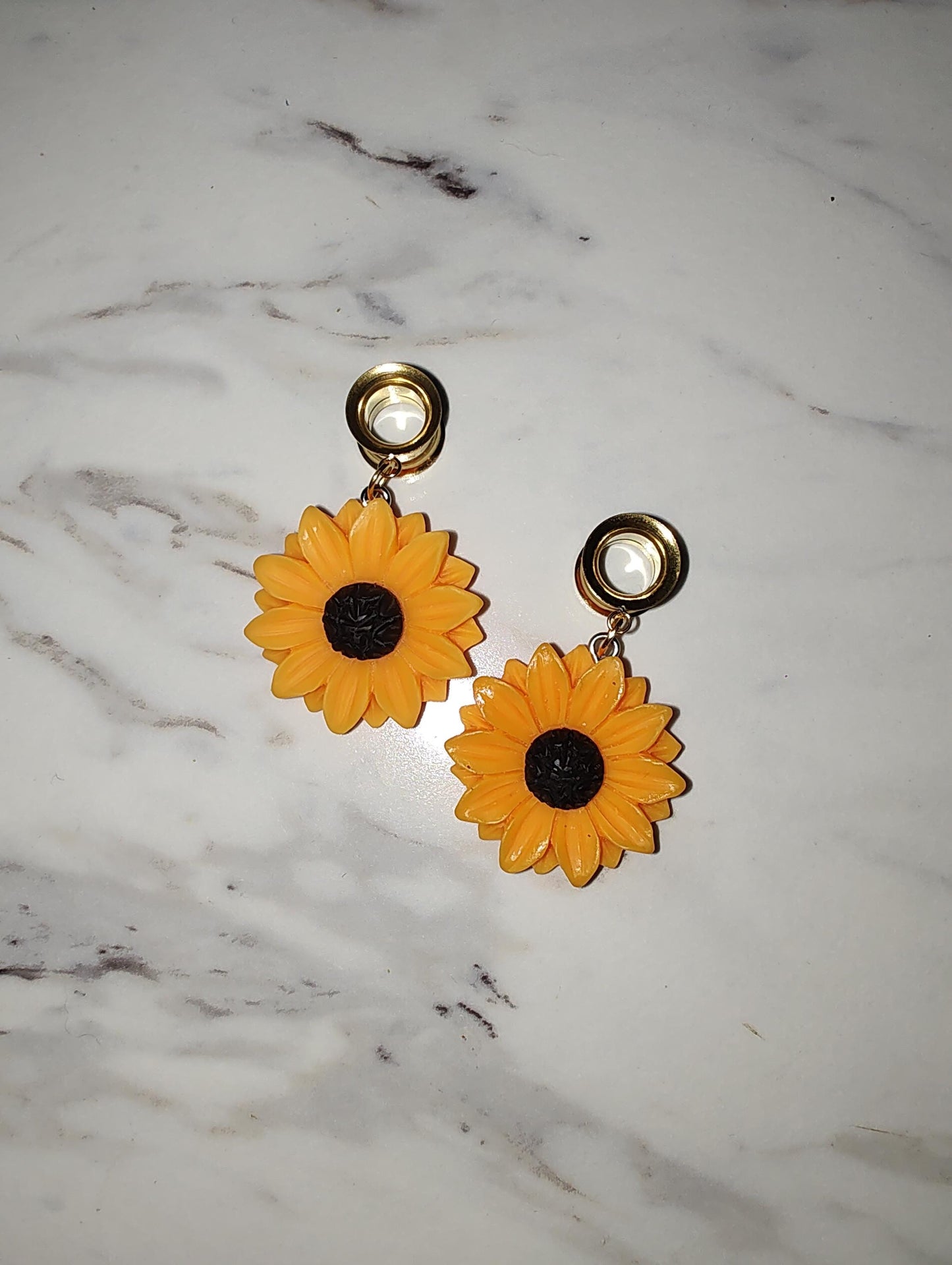 PAIR of Yellow Sunflower Screw Back Gauges - Screw Back Tunnel Gauge Flower Flowers Cute Whimsical Plug Plugs Adorable