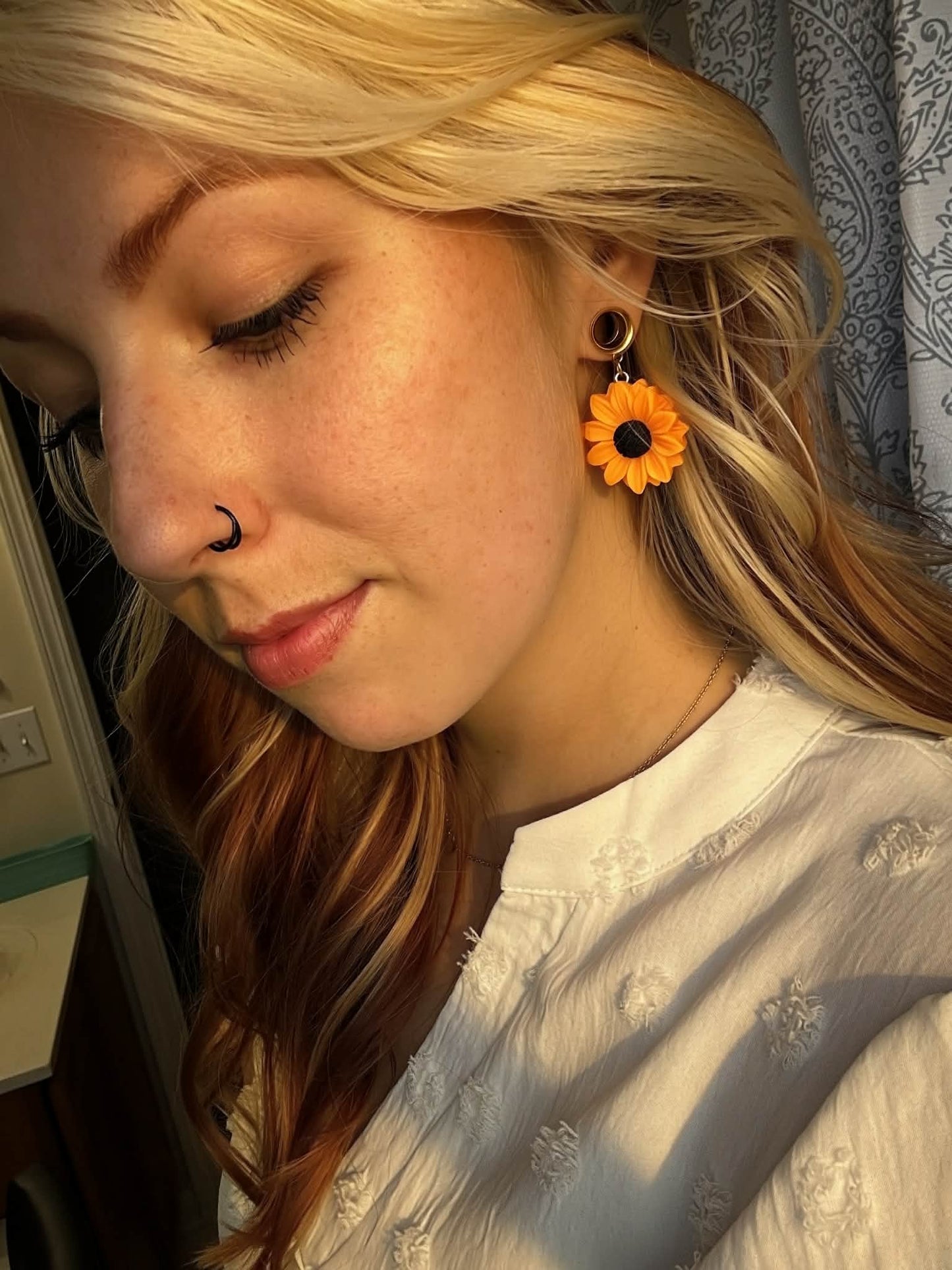 PAIR of Yellow Sunflower Screw Back Gauges - Screw Back Tunnel Gauge Flower Flowers Cute Whimsical Plug Plugs Adorable